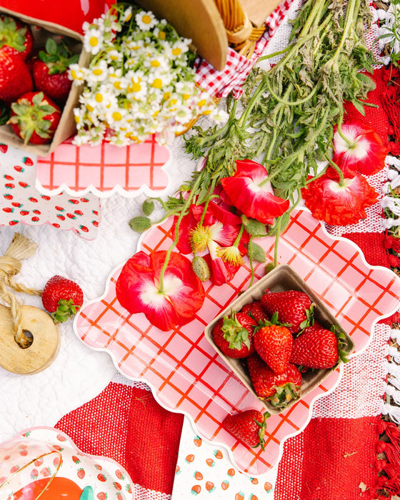 Assiette en papier carrée festonnée rouge et rose